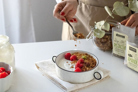 Granola avec amandes, pistaches et sirop d'agave